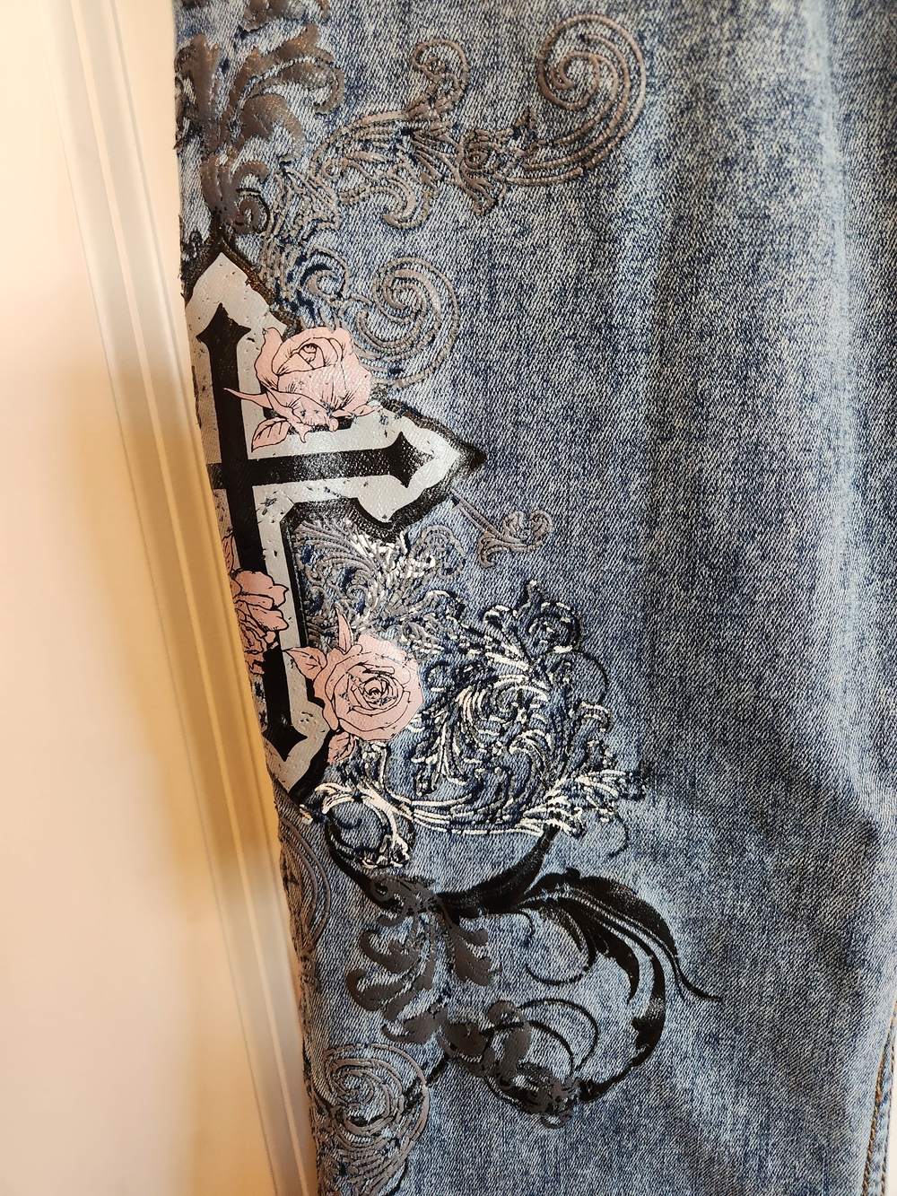Hot Topic Light Blue Flare Jeans with Embroidered Cross - Picture 6 of 12